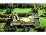 Location de salle château et manoir Chateau De Villiers Le Mahieu Et Spa à 78770 Villiers Le Mahieu